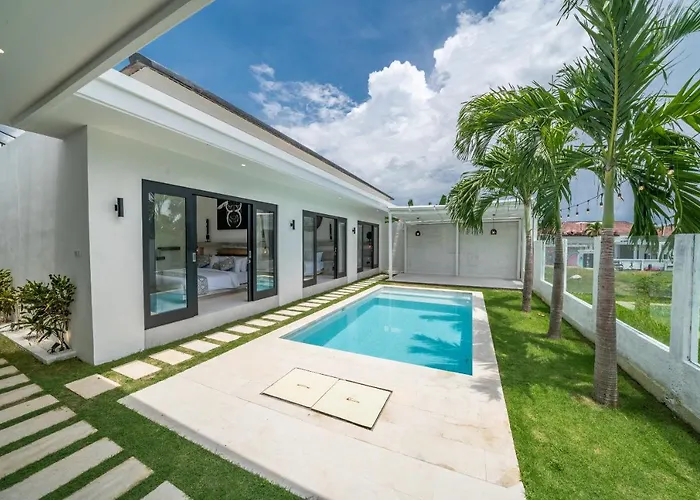 Villa Isyan - 3 Bdr - - Location Canggu