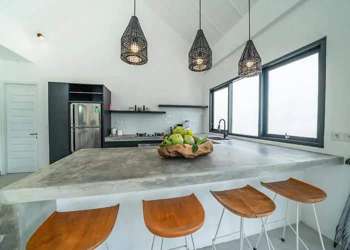 Isyan - 3 Bdr - - Location Villa