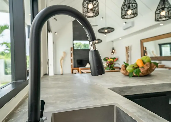 Isyan - 3 Bdr - - Location Villa Canggu